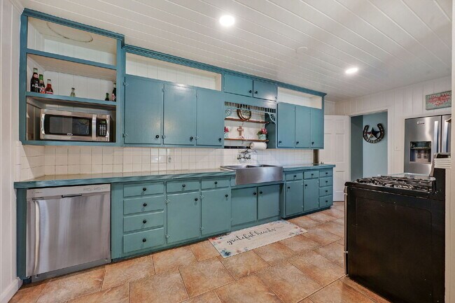 Photo - 1030 Walton Dr