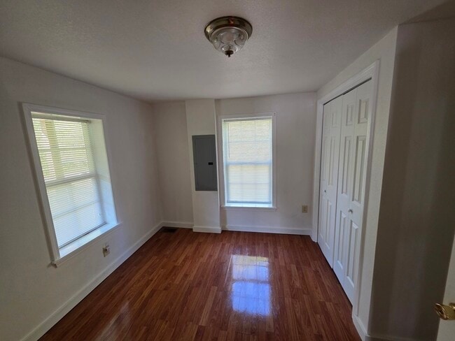 Photo - 1404 Cumberland Ave W