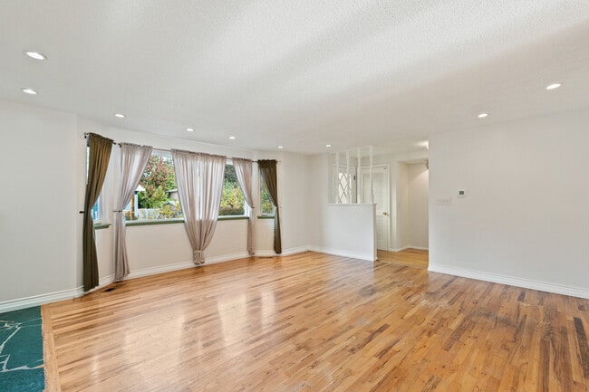 Photo - 8506 224th St SW