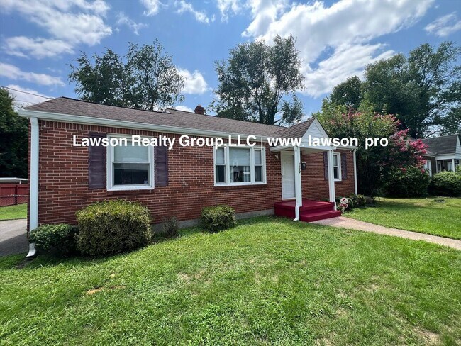 Photo - 1623 Coveland Dr NW
