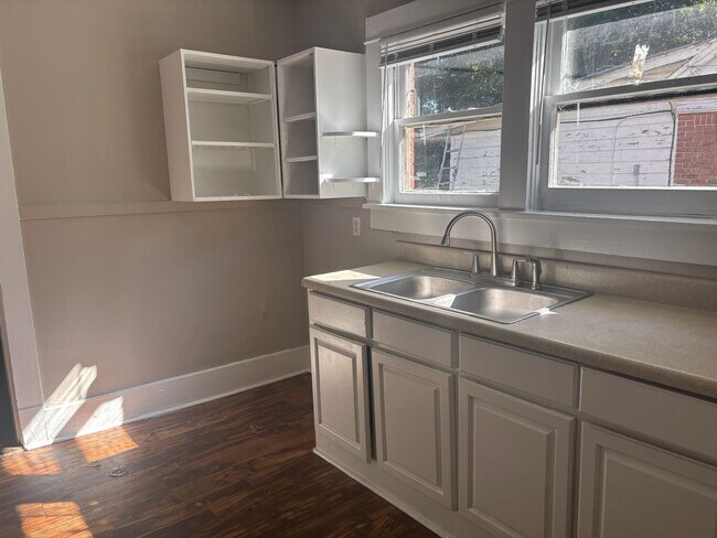 Photo - 389 Hodges St