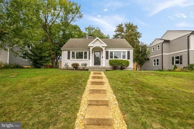 Photo - 6728 Barrett Rd