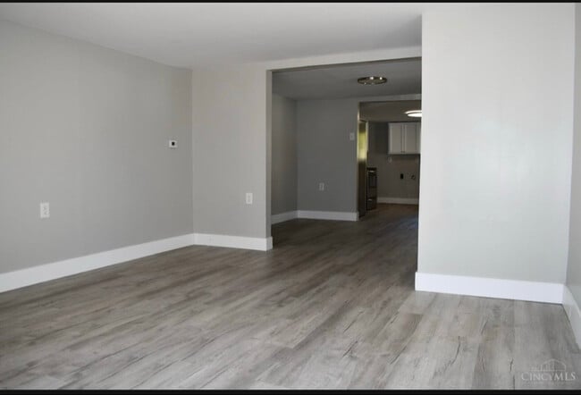 Photo - 150 E North St