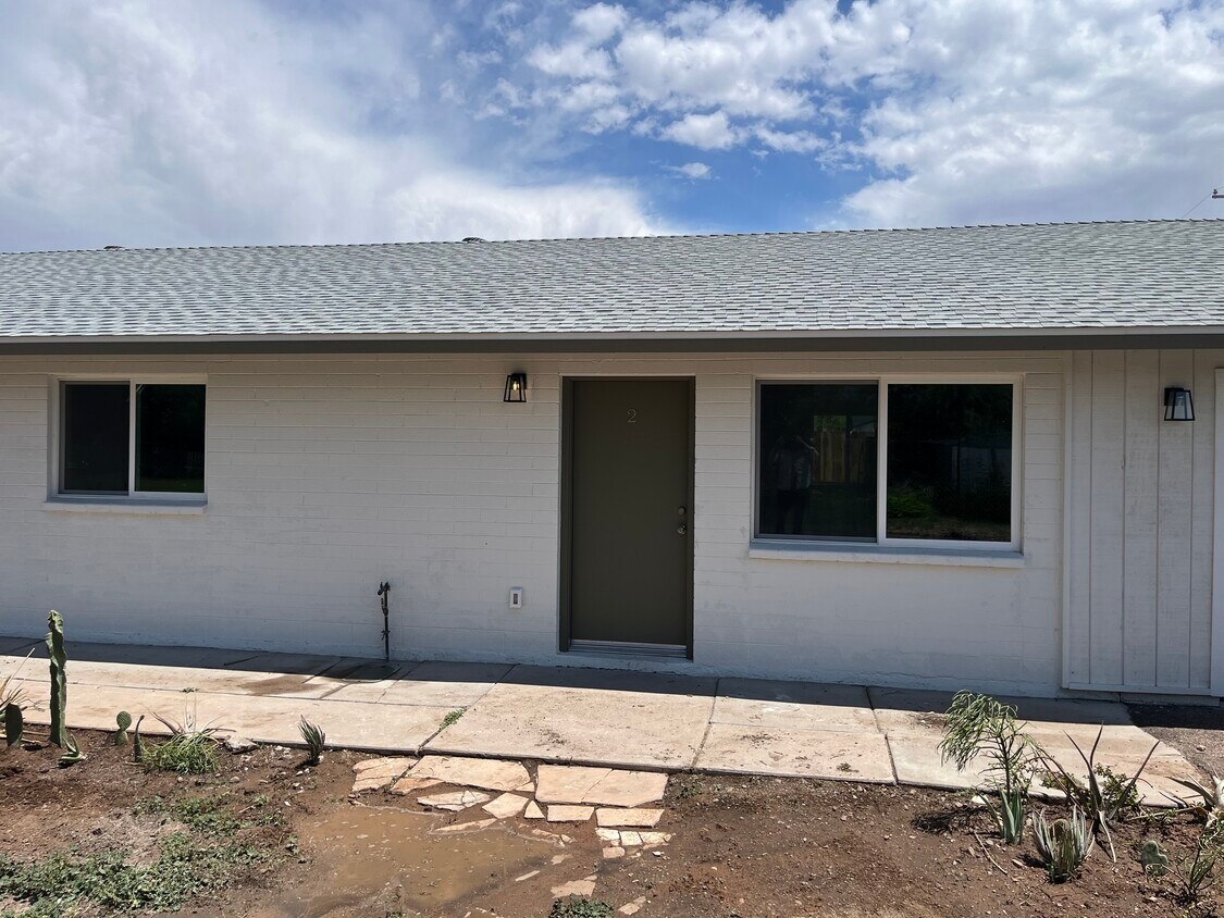 Exterior Unit #2 - 1727 E Oak St (Phoenix, AZ)