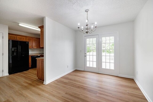 Photo - 20 Brittany Pointe Dr