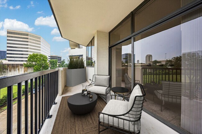 21 Briar Hollow Ln Unit 501