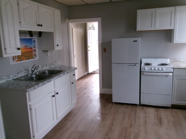 Photo - 302 S College St Unit 2nd floor