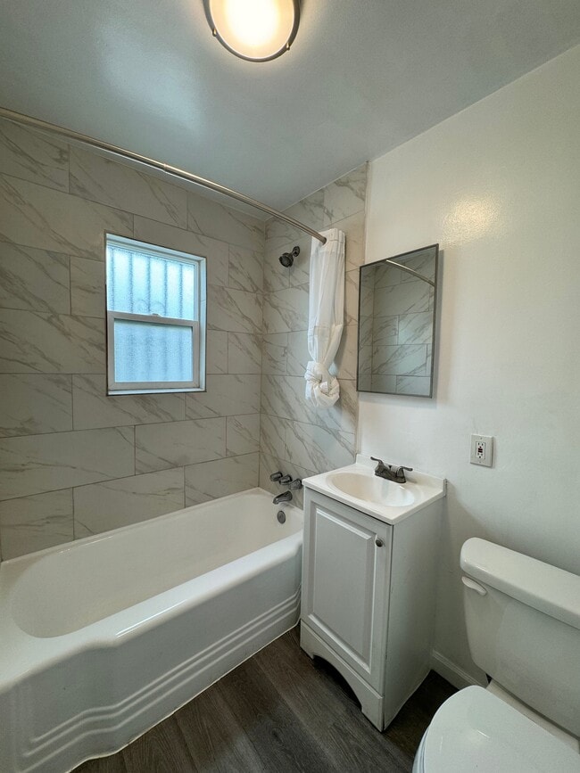 Photo - 1105-1125 E Hyde Park Blvd