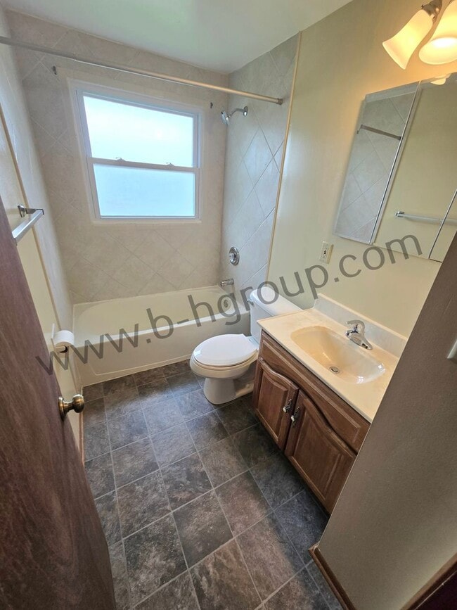 Photo - 8059 27th Ave Unit Upper