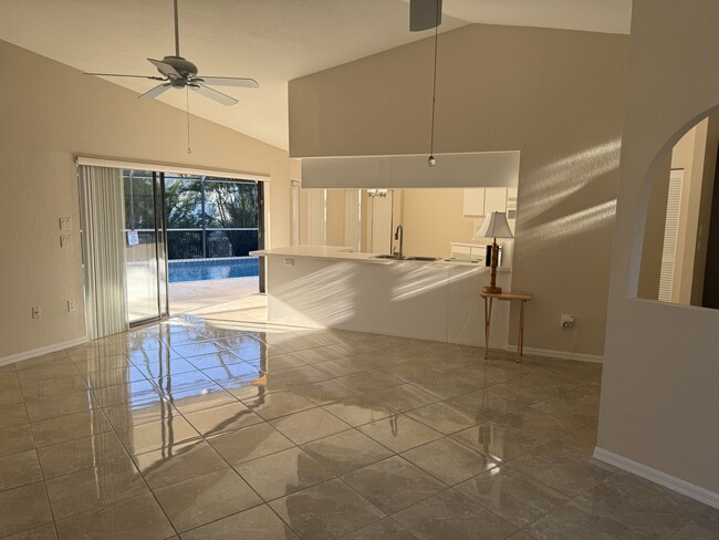 Photo - 486 Chamber St NW