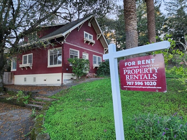 Building Photo - 7251 Maple Ave Unit 7251 Maple