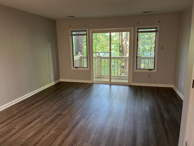 Sala de estar - 708 M.L.K. Jr Blvd Unidad E5