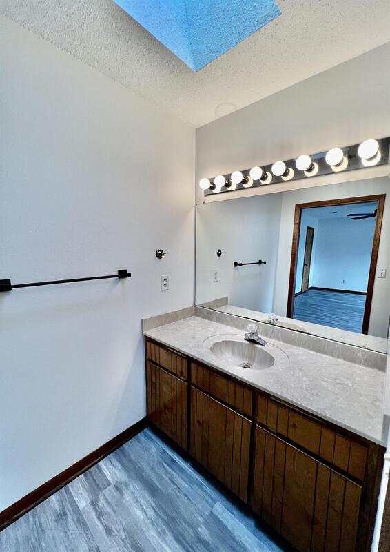 Photo - 413 Primrose Cir