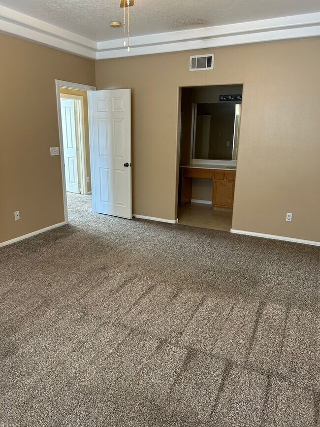 Upper Level 3 bedroom, 2 bath at The Falls House House Rental in Mesquite, NV