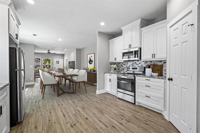 Photo - 512 E Heron St