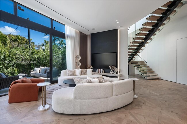 Photo - 1045 W 47th Ct