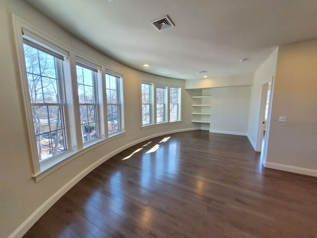 Building Photo - 39 Herrick Rd Unit 303 Rental