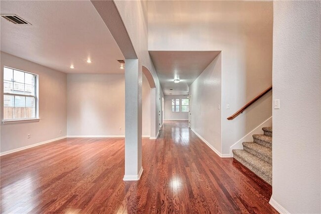 Photo - 604 Spanish Oak Terrace