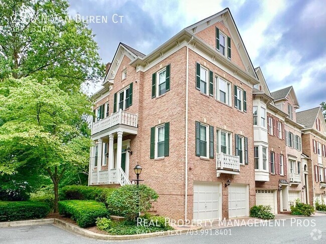 Building Photo - Stunning End Unit Townhouse- East Falls Ch...