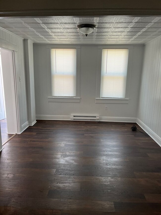 Photo - Spacious 3Bed/1 Bath Townhouse