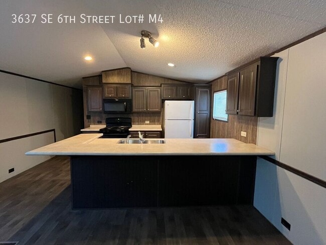 Photo - 3637 SE 6th St