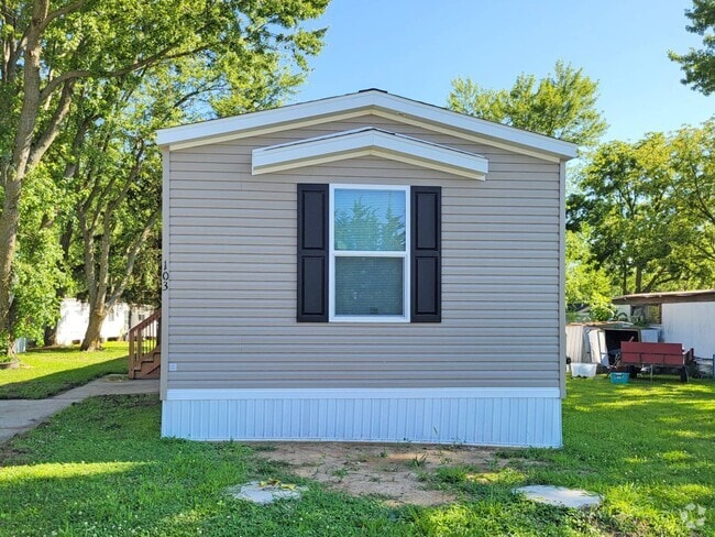 Building Photo - 2404 N 8th St Rental