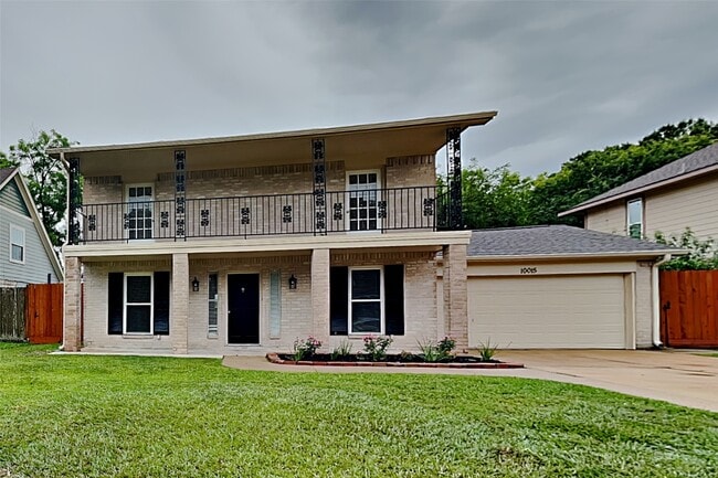 Building Photo - 10015 Rippling Fields Dr