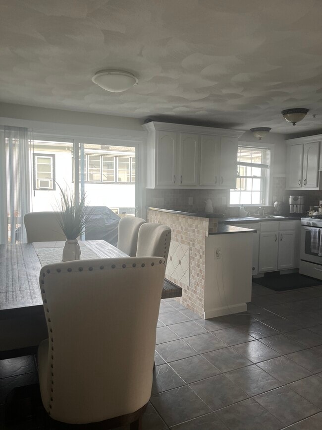 Photo - 138 Mount Washington St