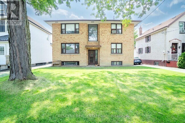Photo - 35 Laburnham Ave