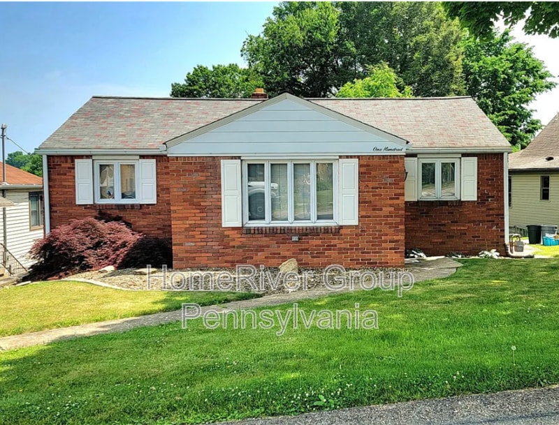 Photo - 100 Castle Rd House