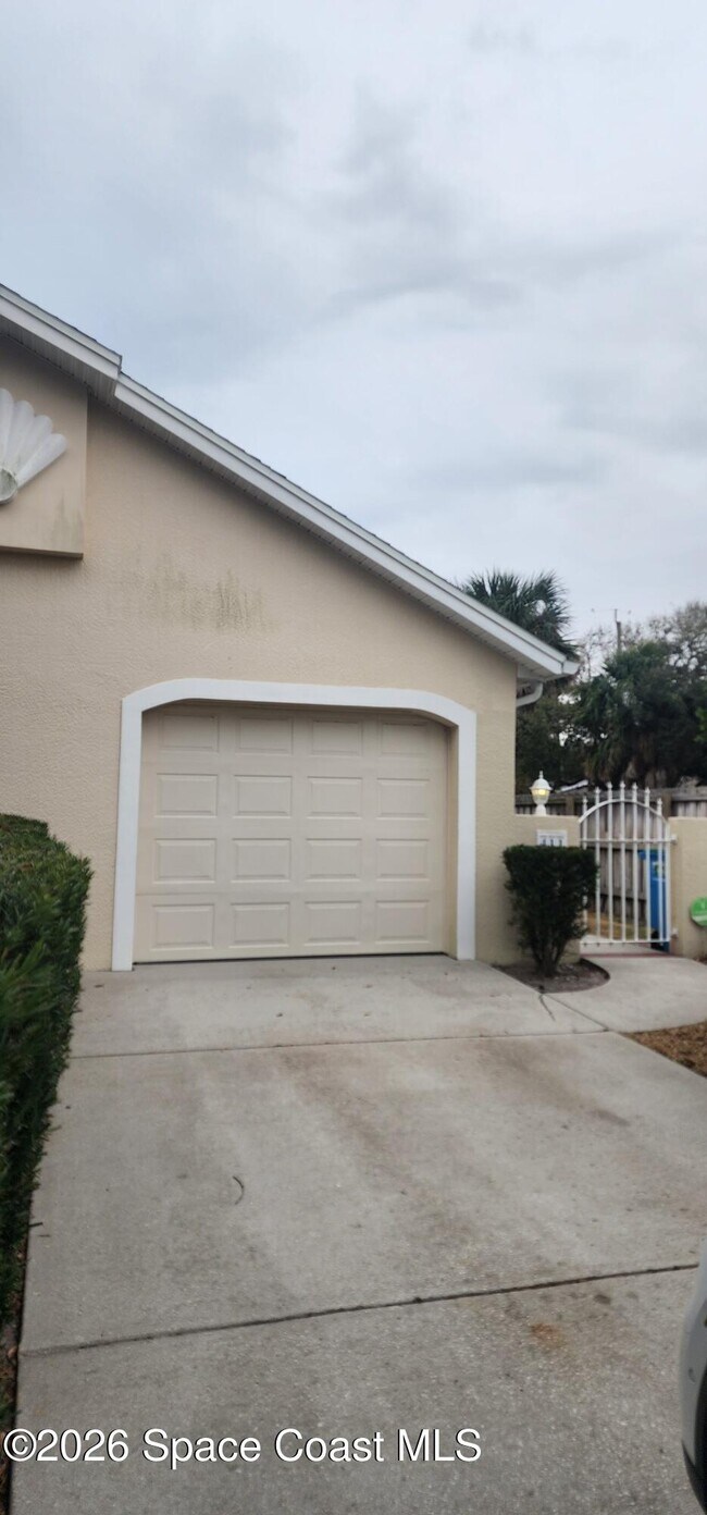 Building Photo - 411 Jackson Ave