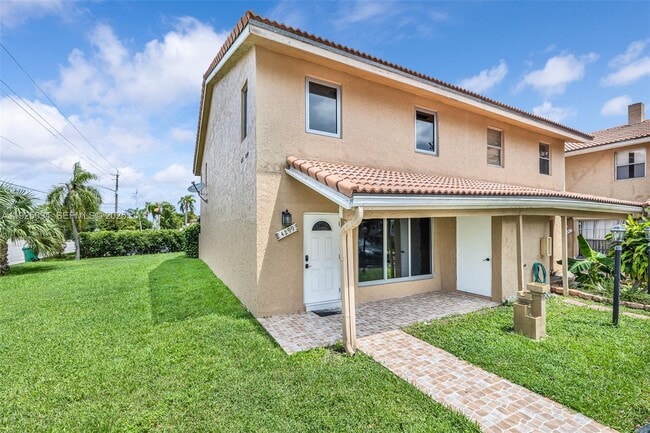 Building Photo - 4299 Coral Springs Dr