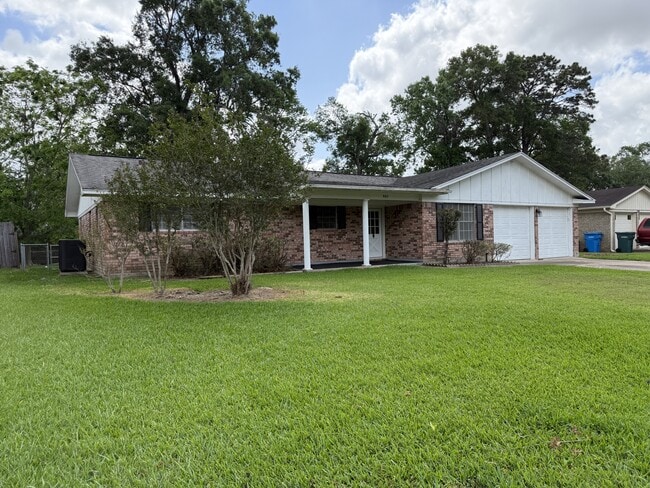 Photo - 880 Lockwood Dr