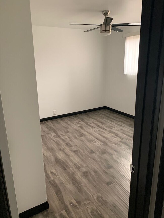Manhattan Manor LLC