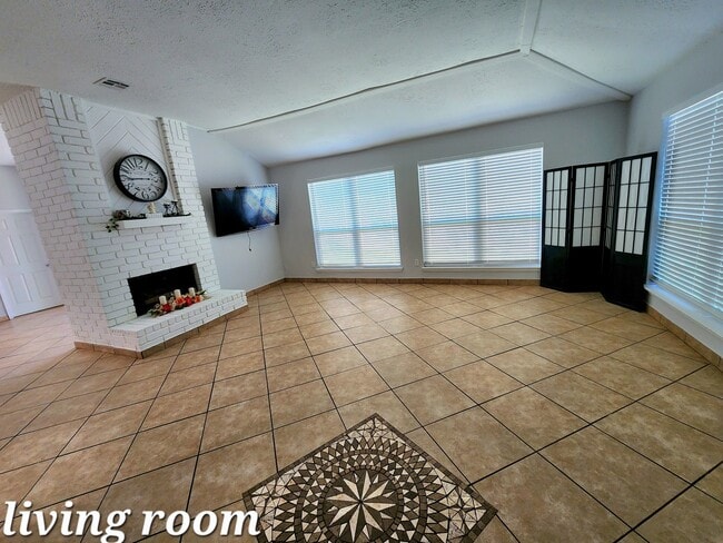 Photo - 16011 Glen Mar Dr