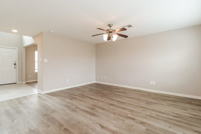 Photo - 13203 Alderfield Rd