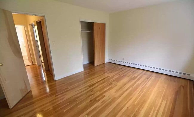 Photo - 73 Parkman St