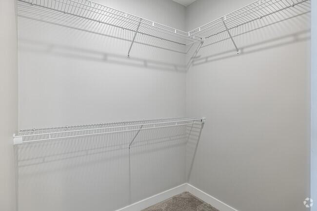 2BD, 2BA - 1,055SF - Primary Closet