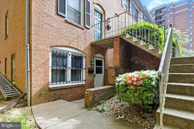 Building Photo - 1208 N Wayne St Rental