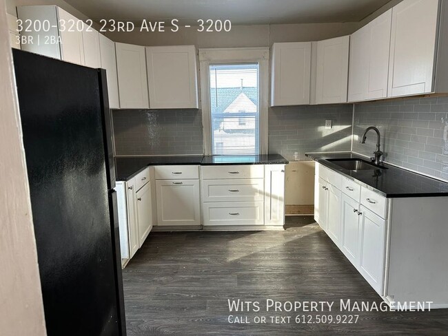 Building Photo - 3200-3202 23rd Ave S-3200 Unit 3200