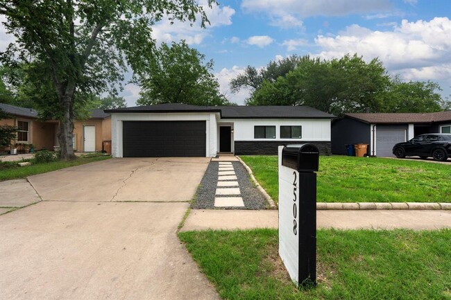 Building Photo - 2508 Dovemeadow Dr