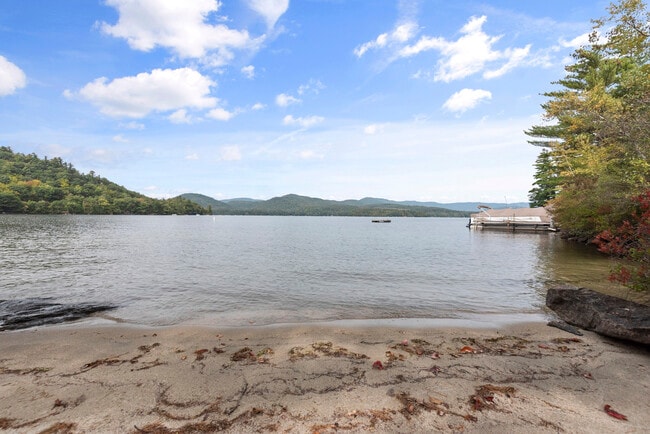Building Photo - Squam House