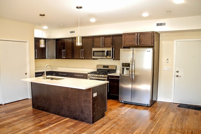 Building Photo - 934 S 5th St Unit B2