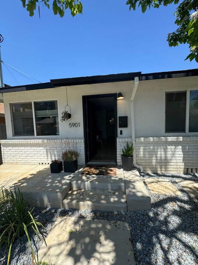 Photo - 2 bed 1 bath home with 1 bed 1 bath ADU in...