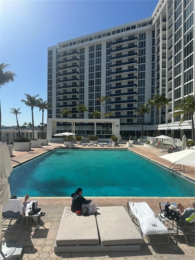10275 Collins Ave Unit 1402