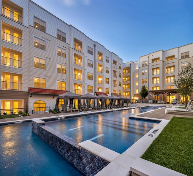 Photo - Ablon At Harbor Village