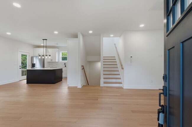 Photo - Spacious 5-Bedroom with Fenced Yard & Modern Amenities