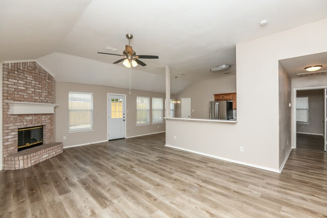 Photo - 420 Heritage Dr