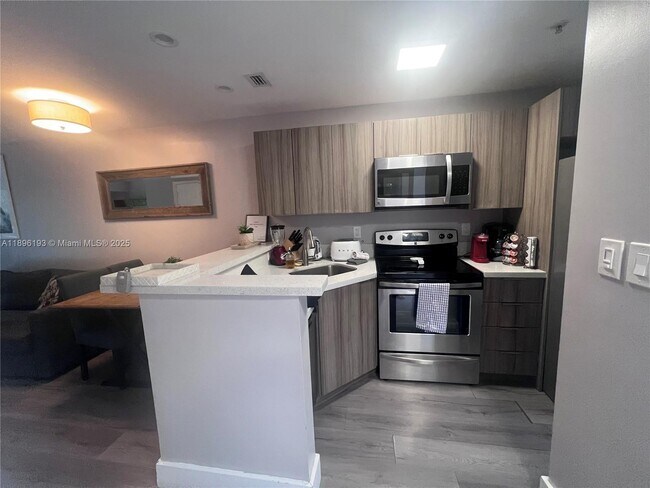 Photo - 821 SW 2nd St Unit 2