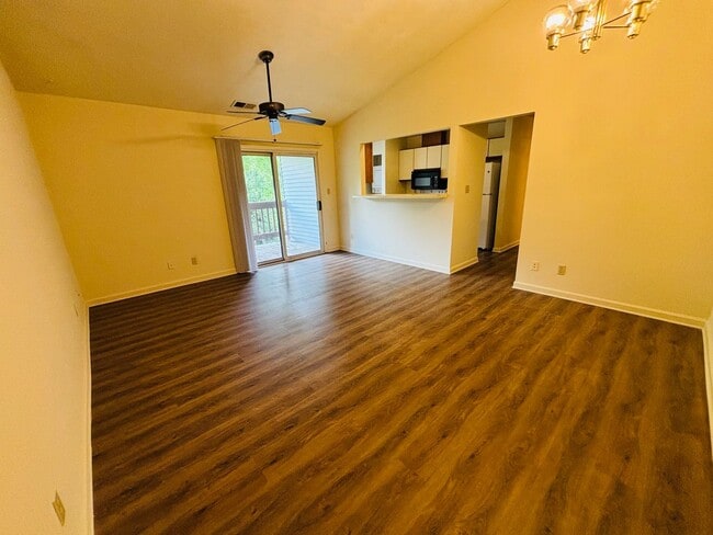 Photo - 403 Berryfield Ln
